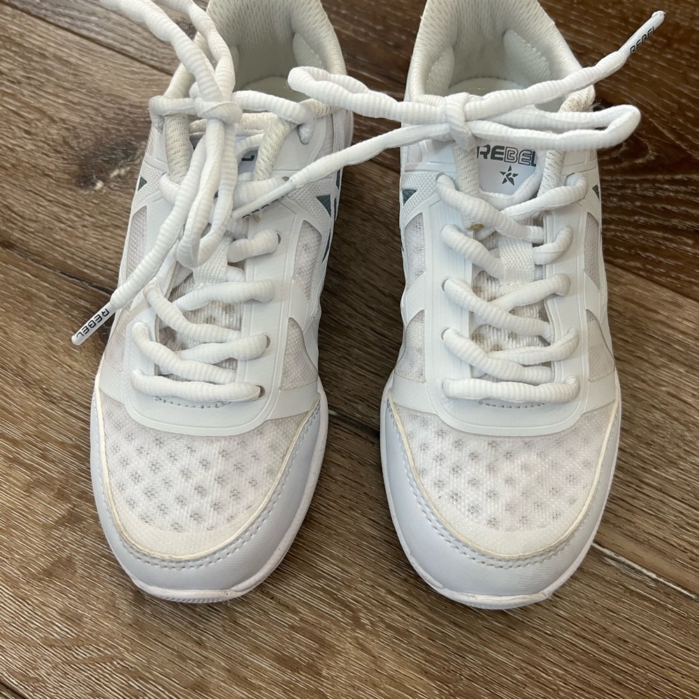Rebel Ruthless White Cheer Shoes